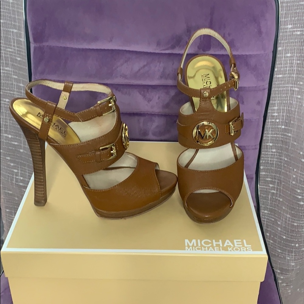 Michael Kors McKenzie sandal